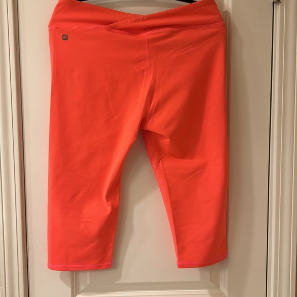 FABLETICS NEW Mid-rise Crossover Waistband Crop Leggings Pocket Orange Size Lrg - Picture 7 of 11